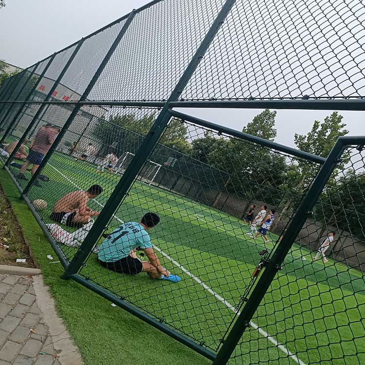铜川市体育场勾花围网 羽毛球场围栏 排球场防护网