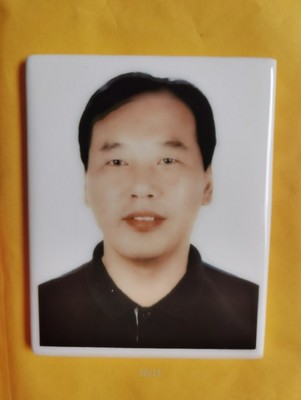 做石碑上的照片 烤磁像哪家好  照片怎么刻在石碑上  石碑照片价格