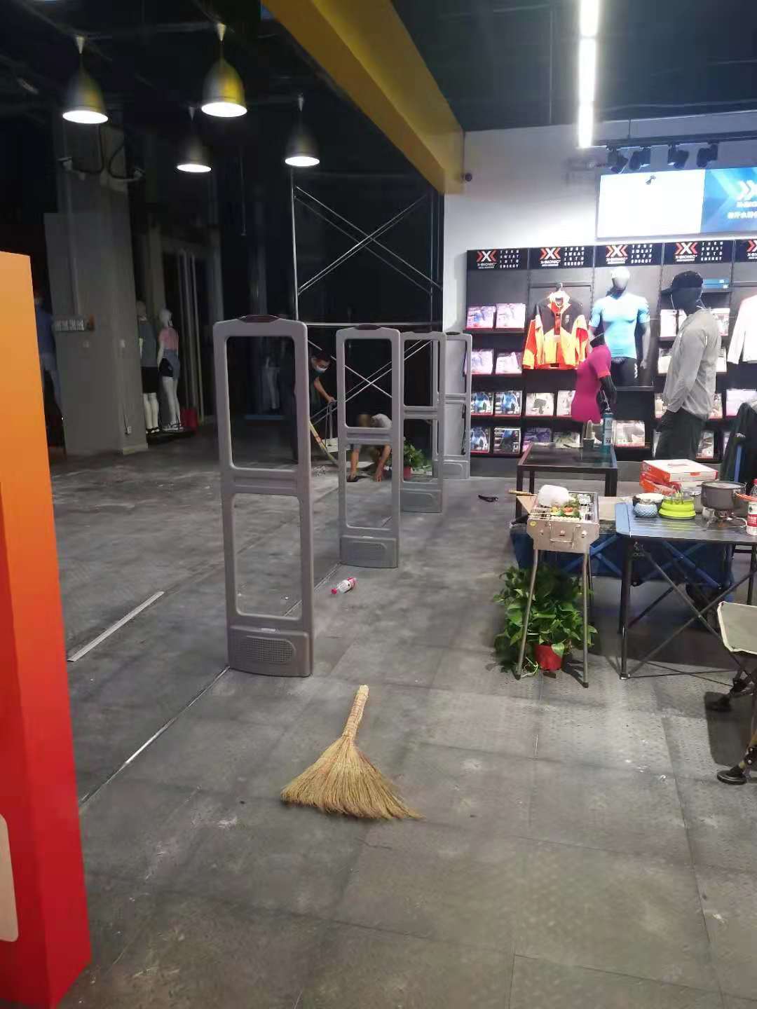 天津南开服装店声磁防盗器安装移机  服装店防盗器  图书防盗设备  商品防盗报警器