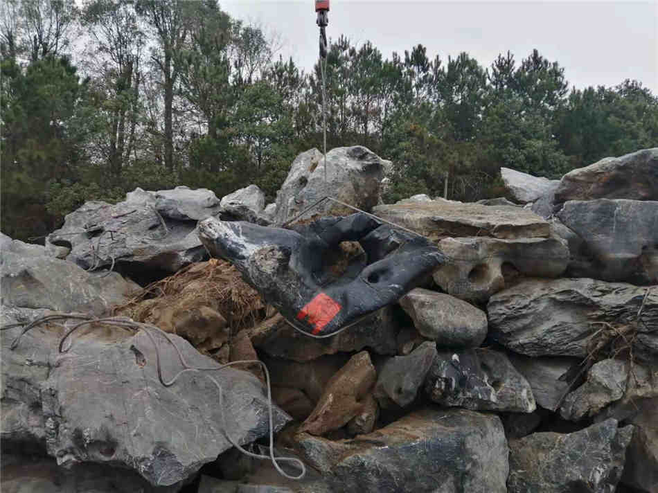 景观太湖石厂家 风景石公园造景石 庭院太湖石假山效果