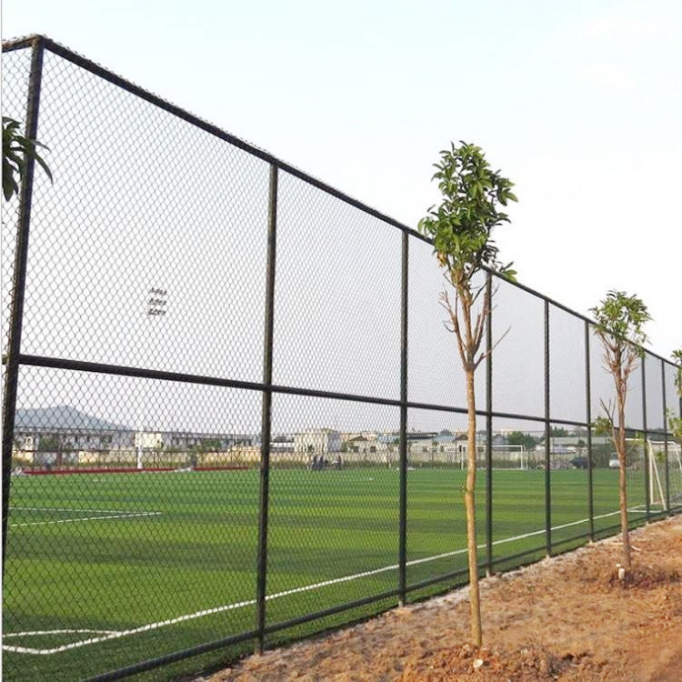 淄博市足球场护栏网 体育场围栏网 学校操场围网可定制