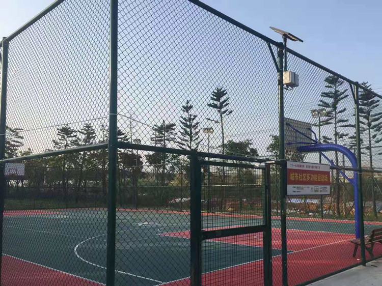 加工定做学校绿色球场围网 公园运动场菱形勾花围栏