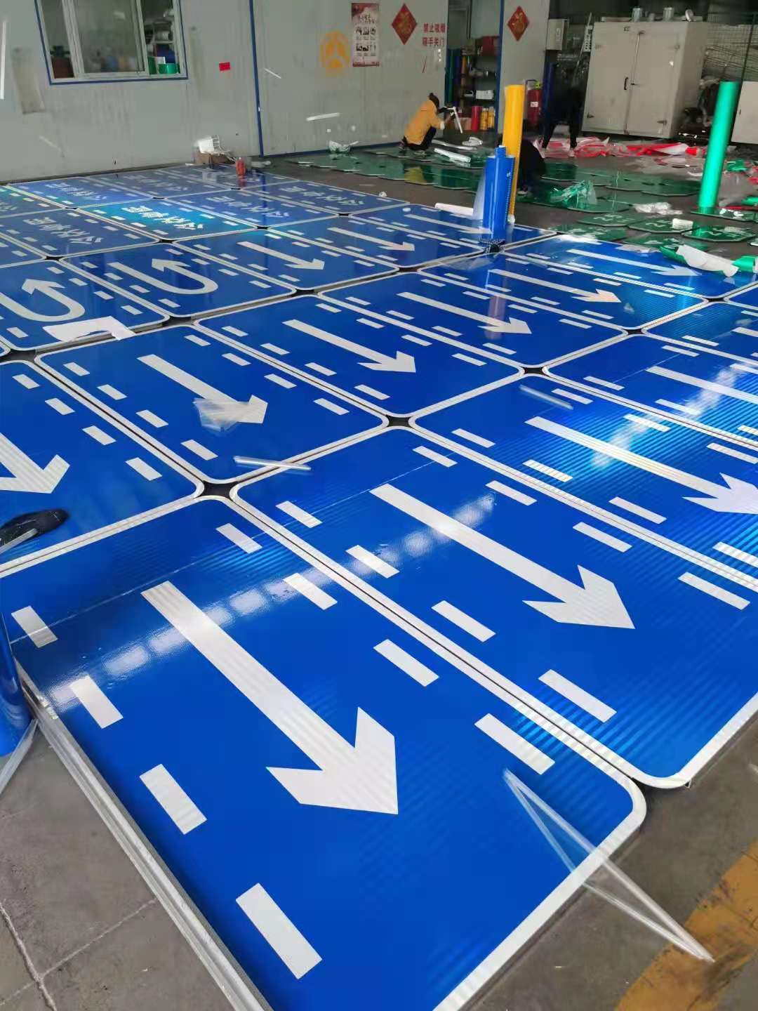 云南交通设施云南标牌  环氧地坪  道路划线