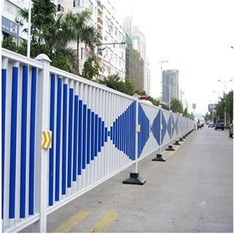 道路护栏隔离栏 城市马路市政人行道护栏厂家  市政道路护栏  道路隔离护栏