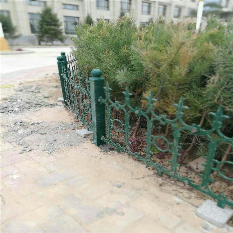 球磨铸铁草坪护栏 广场花池防护栏杆 市政绿化带草坪护栏