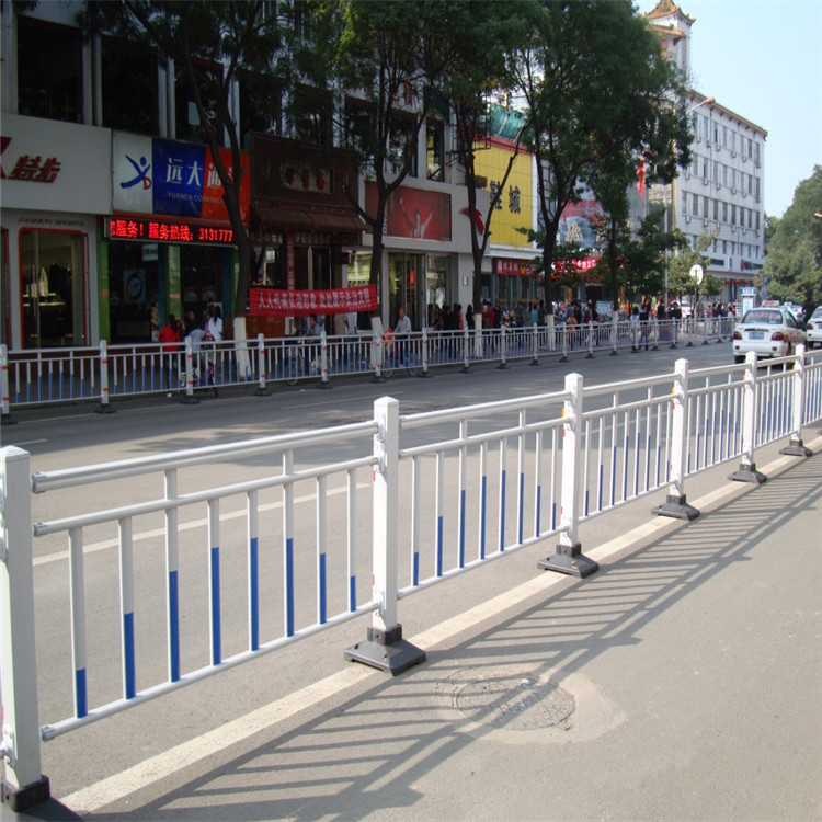 市政机动车道分隔护栏 道路护栏 交通设施隔离护栏&nbsp;&nbsp;市政护栏&nbsp;&nbsp;交通隔离护栏