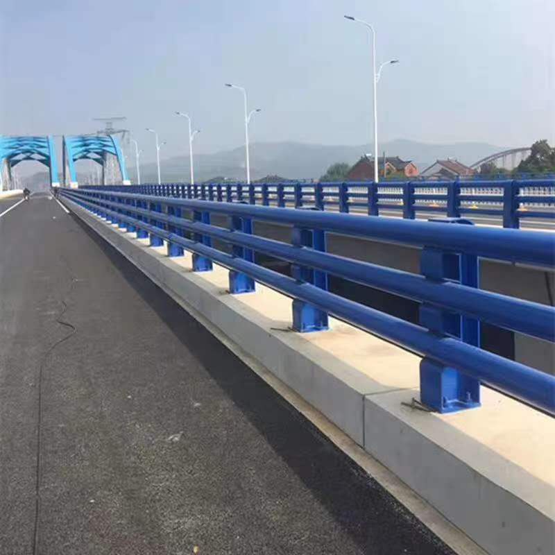 人行道防撞护栏 桥梁河道带扶手隔离栏杆 马路防撞护栏&nbsp;&nbsp;桥梁河道隔离栏杆