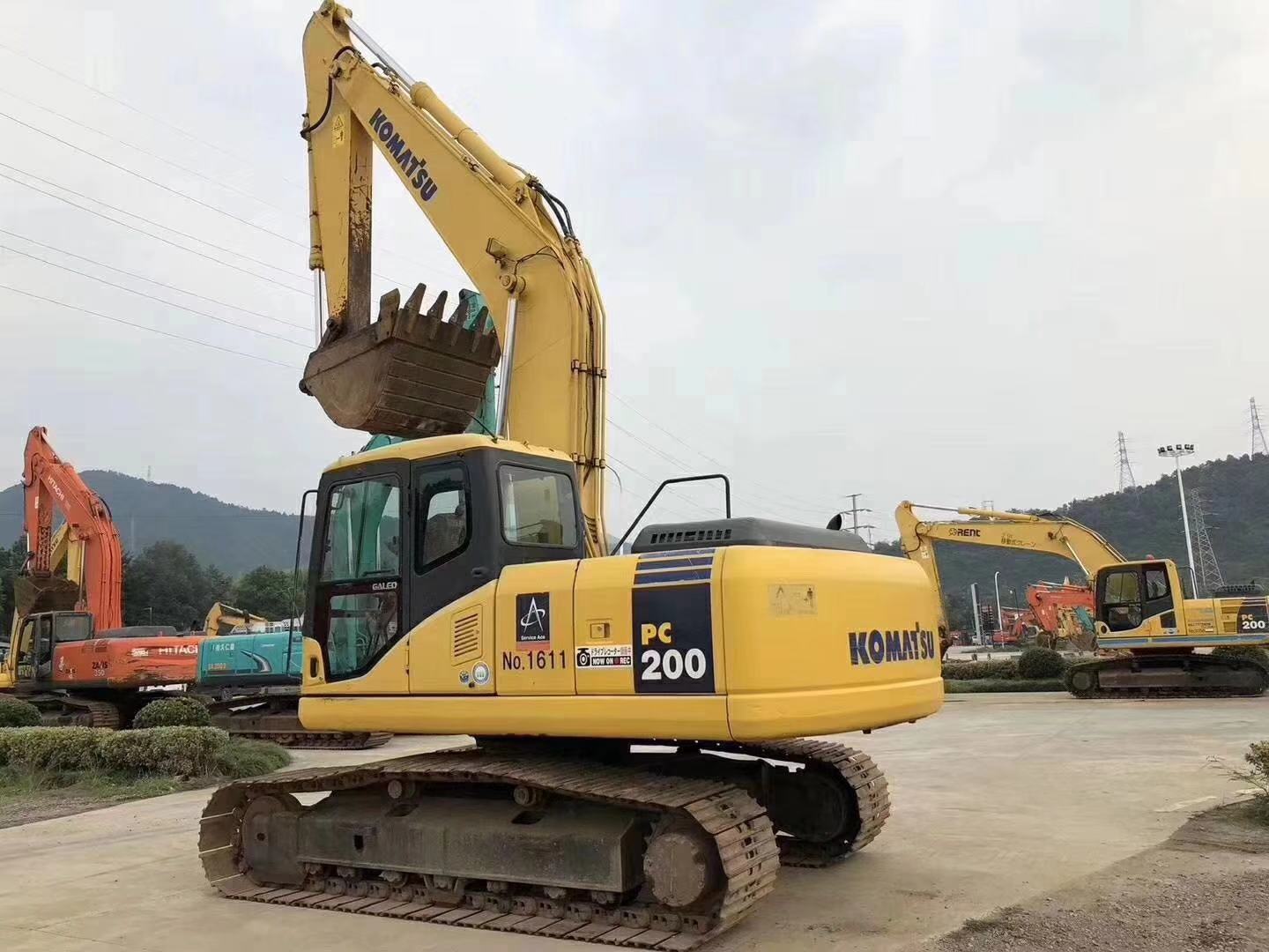 出售二手小松200-7挖掘机 小松200中型挖掘机转让  二手挖掘机  小松挖掘机  二手挖掘机市场