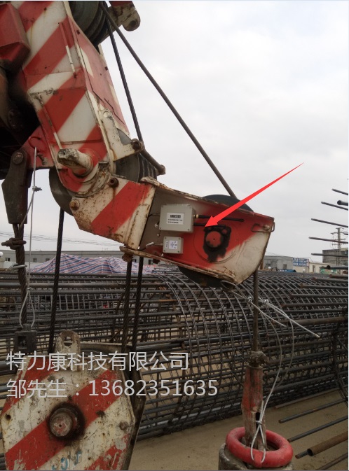 大型机械近电感应报警器研发初衷为了保障机械安全作业&nbsp;&nbsp;吊车近线报警器&nbsp;&nbsp;线路近线警示器