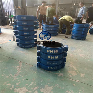 钢制柔性管接头卡箍接头  卡箍接头型号  对开式伸缩接头尺寸  钢制卡箍接头报价