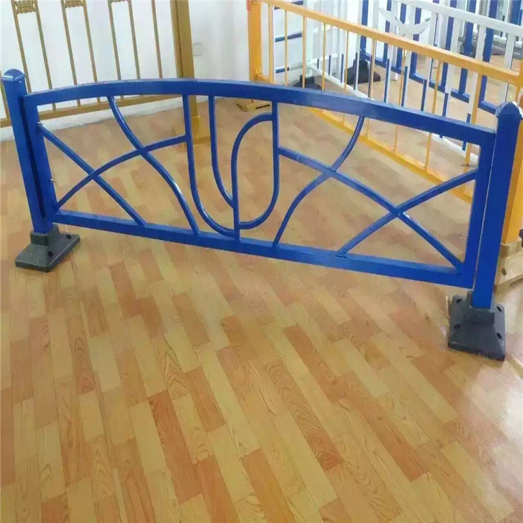 马路边文化护栏 市政道路交通护栏 人行道铁艺文化护栏&nbsp;&nbsp;马路边防撞文化护栏&nbsp;&nbsp;人行道铁艺文化隔离栏