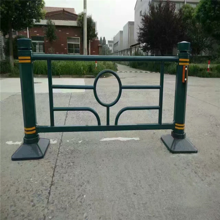 马路边文化护栏 市政道路交通护栏 人行道铁艺文化护栏&nbsp;&nbsp;马路边防撞文化护栏&nbsp;&nbsp;人行道铁艺文化隔离栏