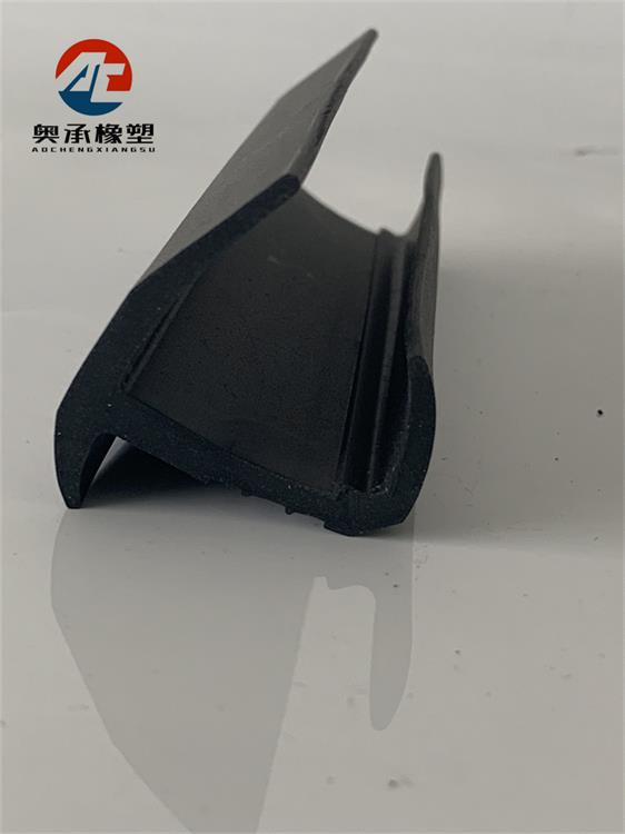 厢式车密封条 三元乙丙密封条 丁字型集装箱密封条