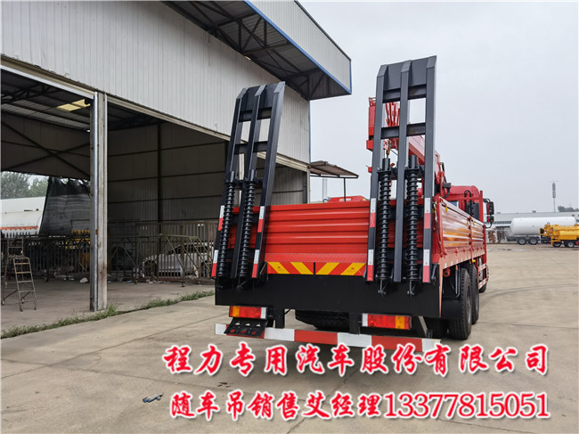 12吨K5后双桥随车吊可拉挖掘机东风K5随车吊图片  14吨K5后双桥  10吨K5随车吊