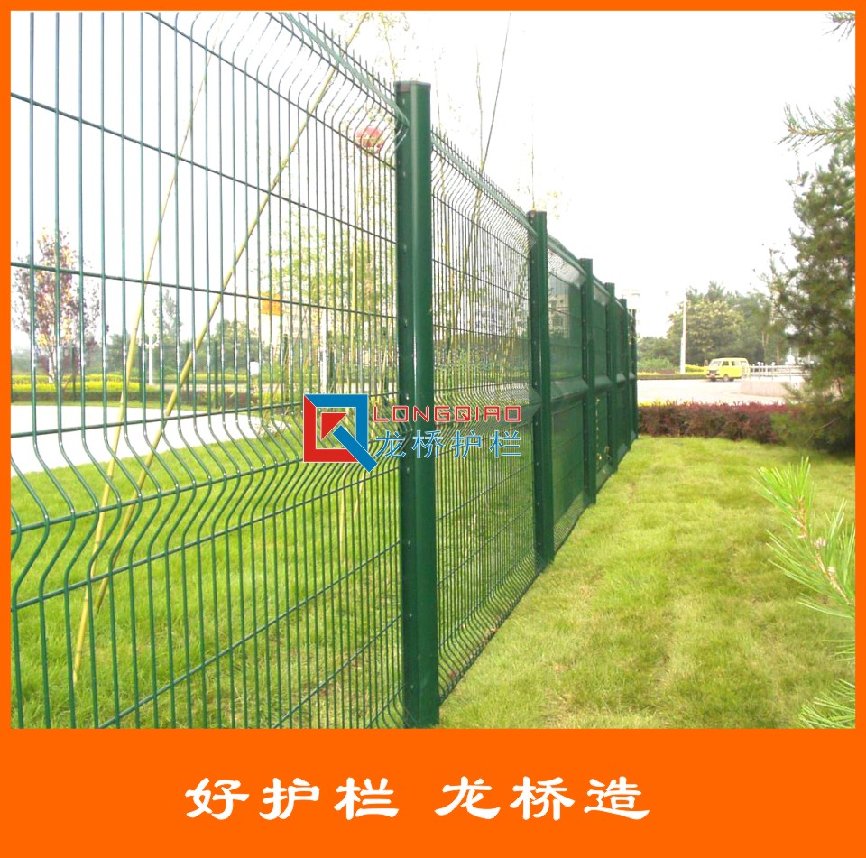 丹阳学校围栏网 丹阳学校围墙钢丝网 喷塑桃形柱护栏网