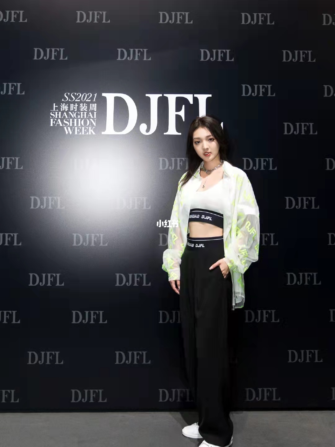 深圳高端时尚潮牌DJFL2021秋冬最新撤柜尾货供应  品牌女装折扣货源  品牌女装尾货走份  高端品牌女装货源