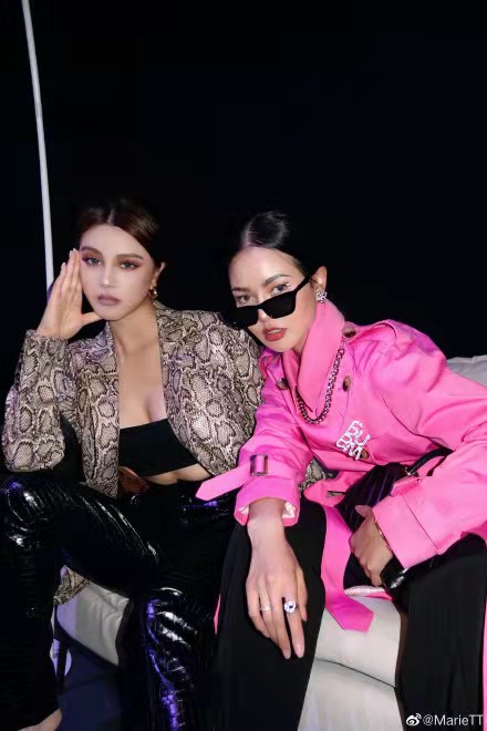 深圳高端时尚潮牌DJFL2021秋冬最新撤柜尾货供应  品牌女装折扣货源  品牌女装尾货走份  高端品牌女装货源