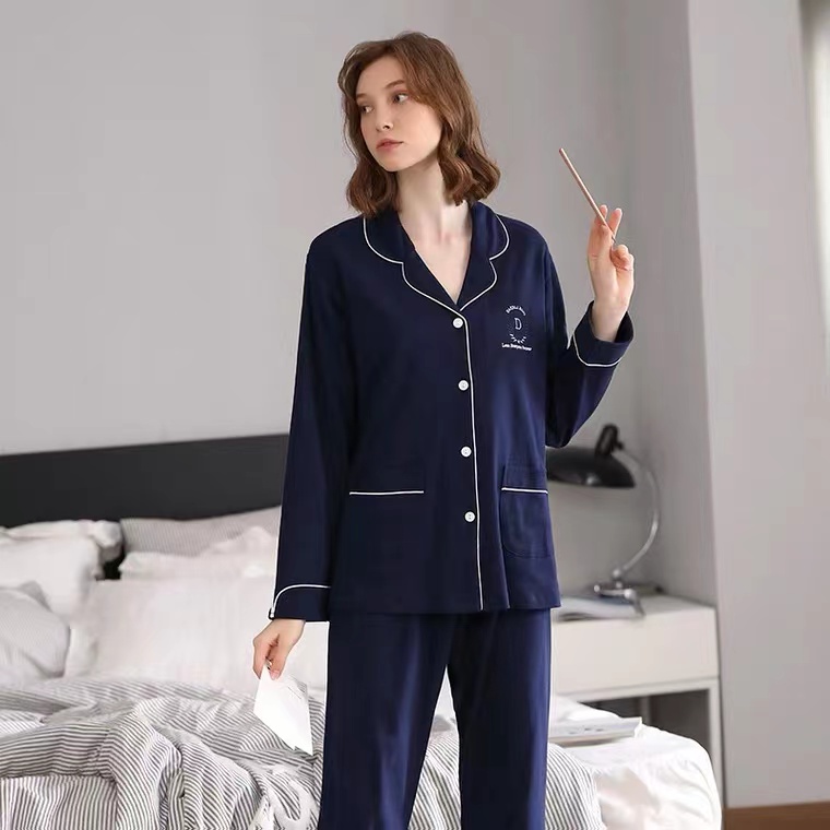 香港高端家居服达尔丽2021秋冬 直播间热卖货源  品牌女装折扣货源  高端精品女装货源  时尚潮流品牌女装货源