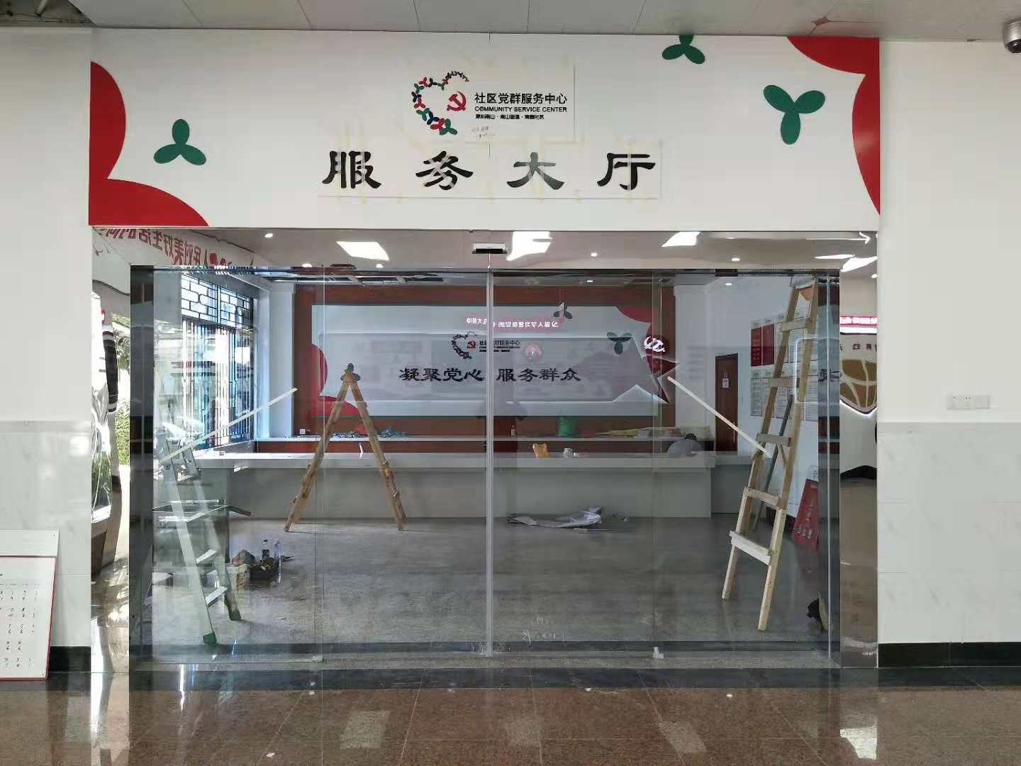 深圳坪地玻璃自动门定制 玻璃自动感应门 好品质鸿发造&nbsp;&nbsp;玻璃平移门&nbsp;&nbsp;玻璃感应门&nbsp;&nbsp;玻璃双开门
