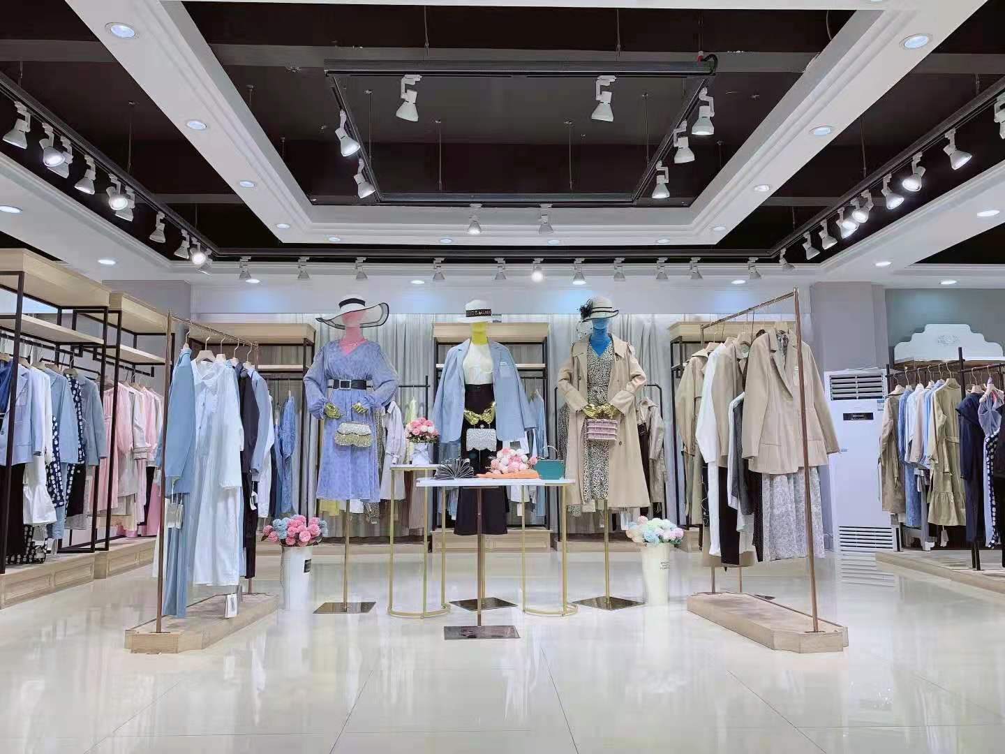 小清新品牌班慕诗2021秋冬女装折扣货源批发渠道  女装尾货批发  女装库存尾货批发