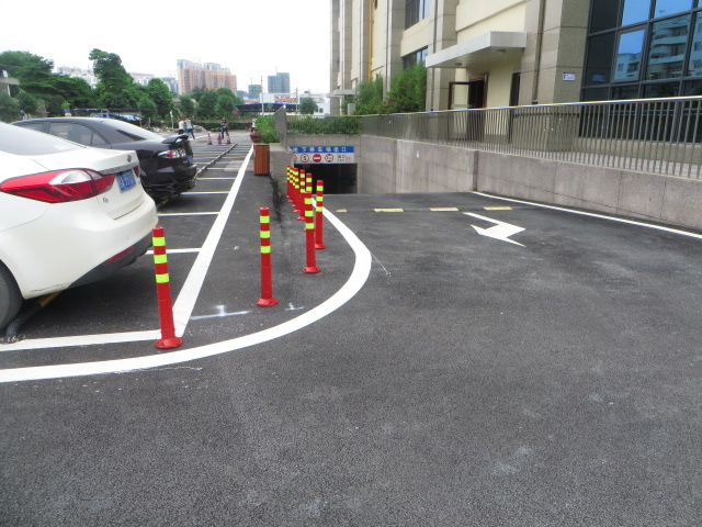 贺州酒店门口车位划线  贺州车位划线