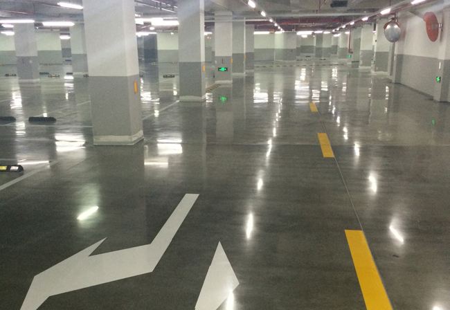 云南交通设施云南金钢砂地坪  电子警察  橡胶跑道