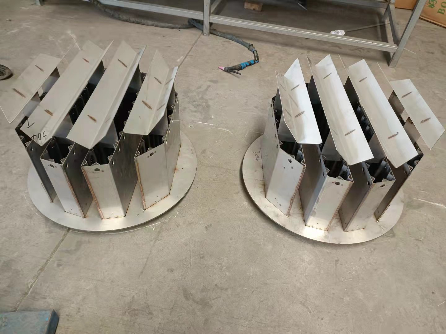 槽盘式分布器生产厂家  塔内件  液体分布器