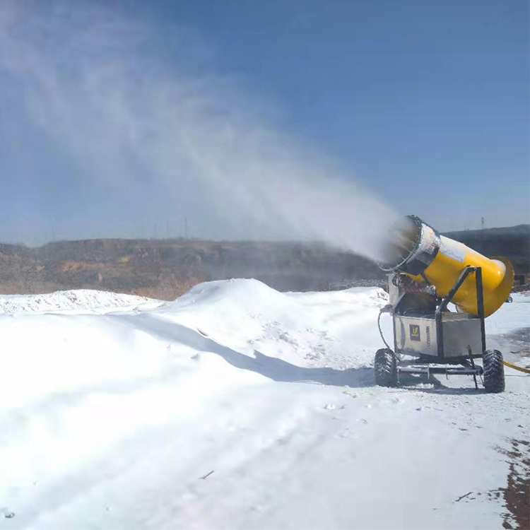 造雪机厂家供应 滑雪场大型造雪机 戏雪乐园规划设计