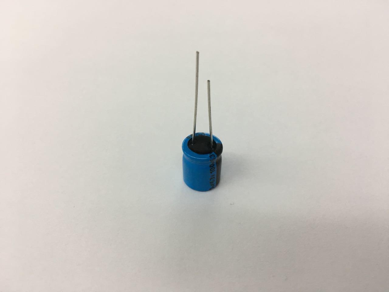 铝电解电容器 - 径向引线型 100uF 20% 63V 插件铝电解电容 长寿命电解电容 低漏电电解电容