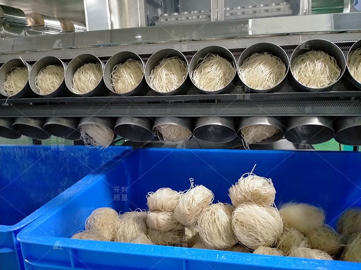 规模化办厂用酸辣粉设备，丽星即食粉丝生产线优势  方便粉丝生产线