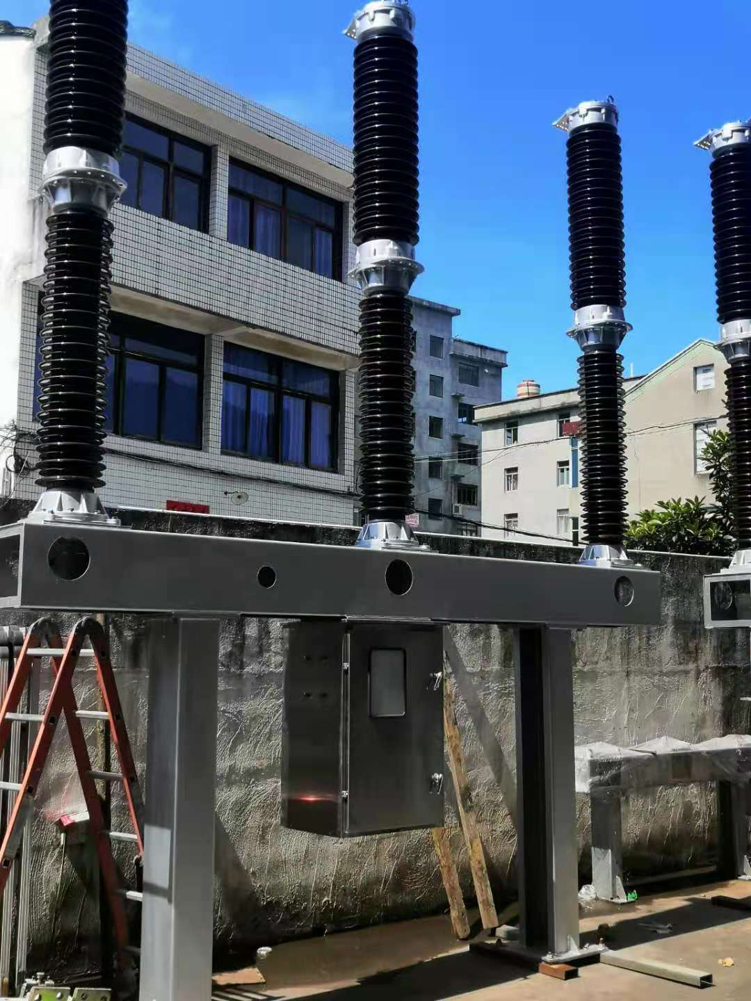 LW-145/3150-40/LW39-132六氟化硫断路器  LW39-145