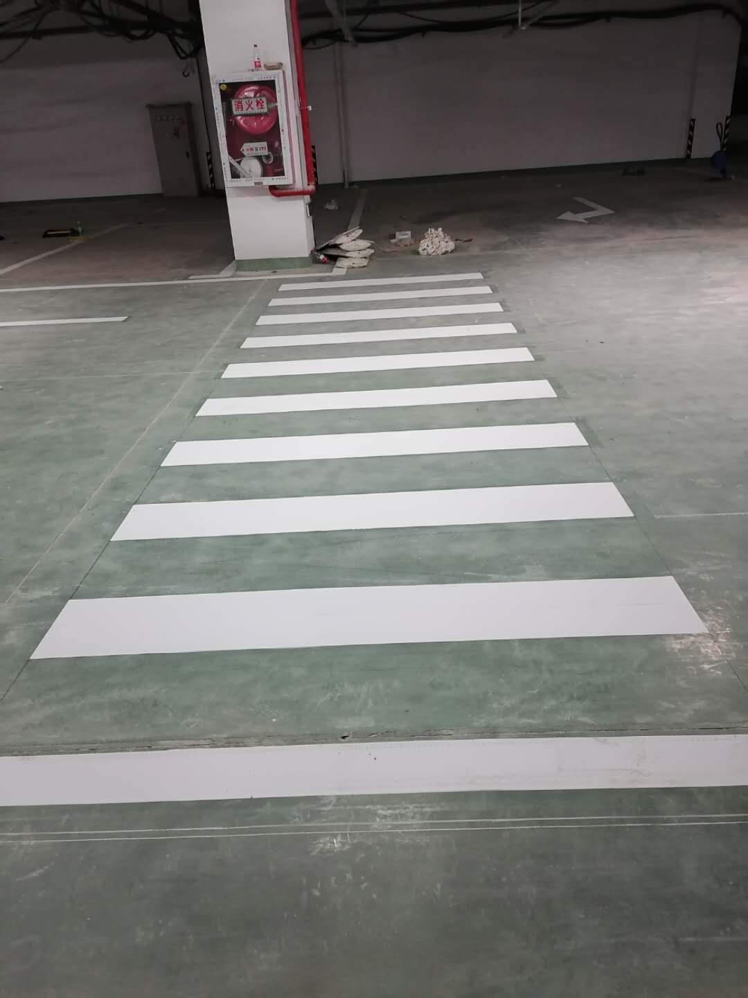 资讯：南京专业道路划线公司 小区出入口地面划线  南京道路划线  南京停车场划线