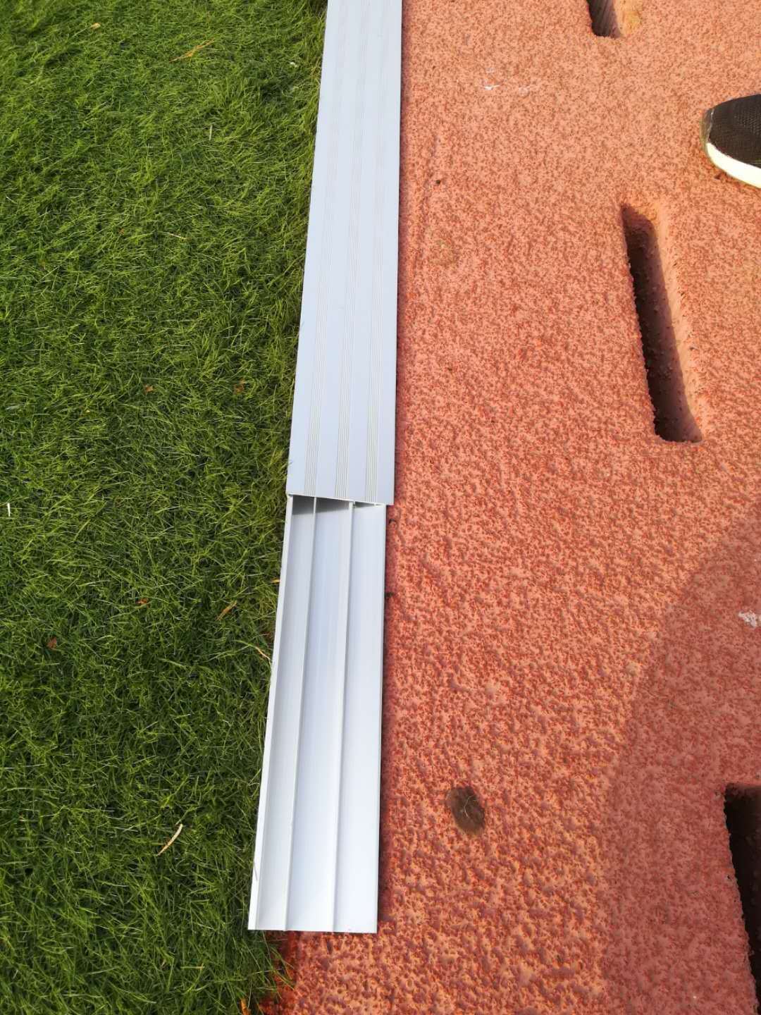 球场封边 橡胶封边 铝合金封边 草坪封边/铝合金道牙