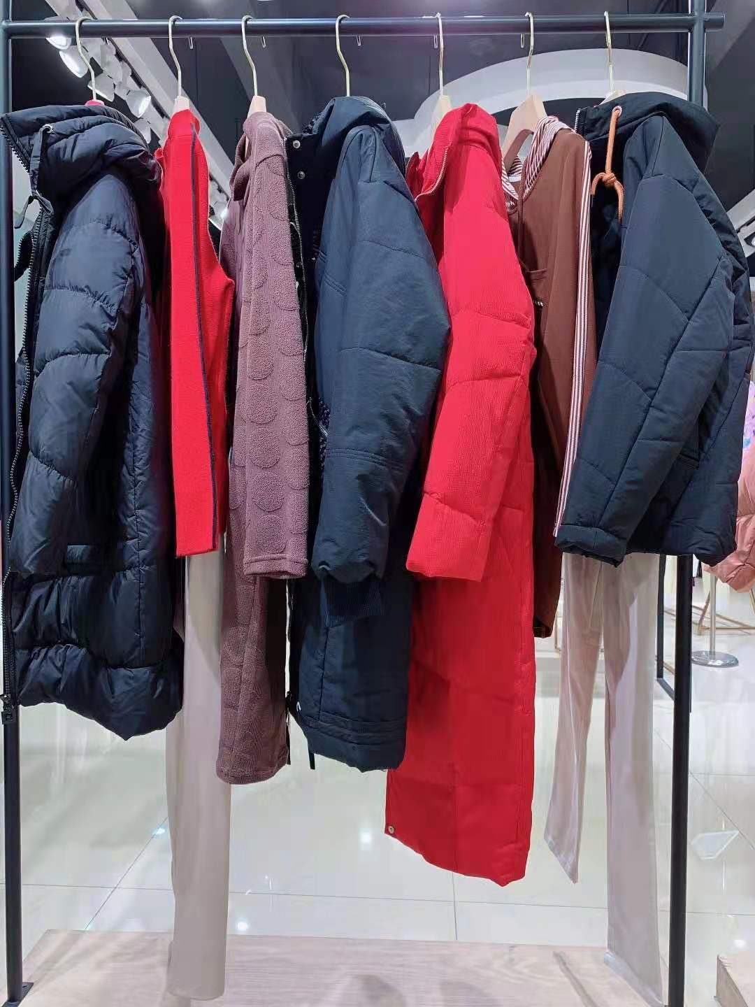 上海高端一线品牌弗雷姆夫秋精品女装尾货批发供应商  女装折扣  女装库存尾货批发