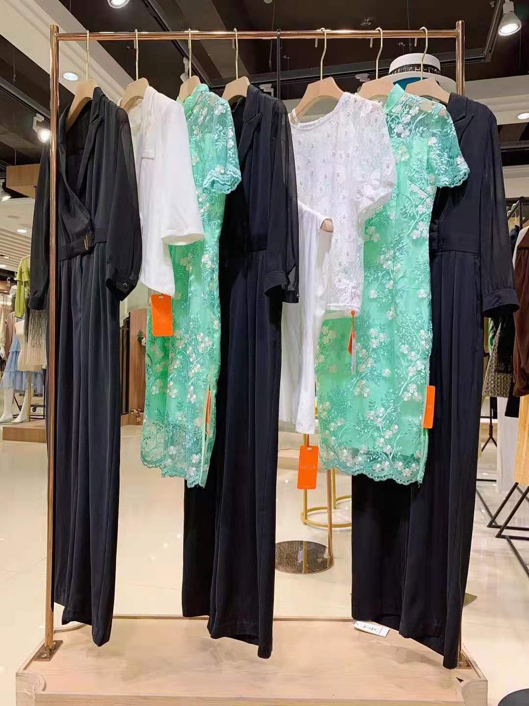 潮牌女装百丝21秋品牌女装折扣尾货一手货源批发  女装尾货批发  女装库存尾货批发