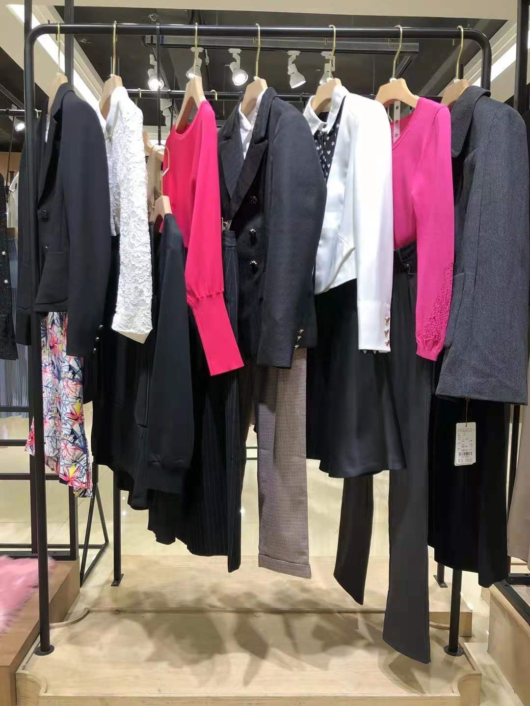 大牌女装品牌素黑21秋女装折扣店尾货库存打包走份  女装尾货批发  女装库存尾货批发
