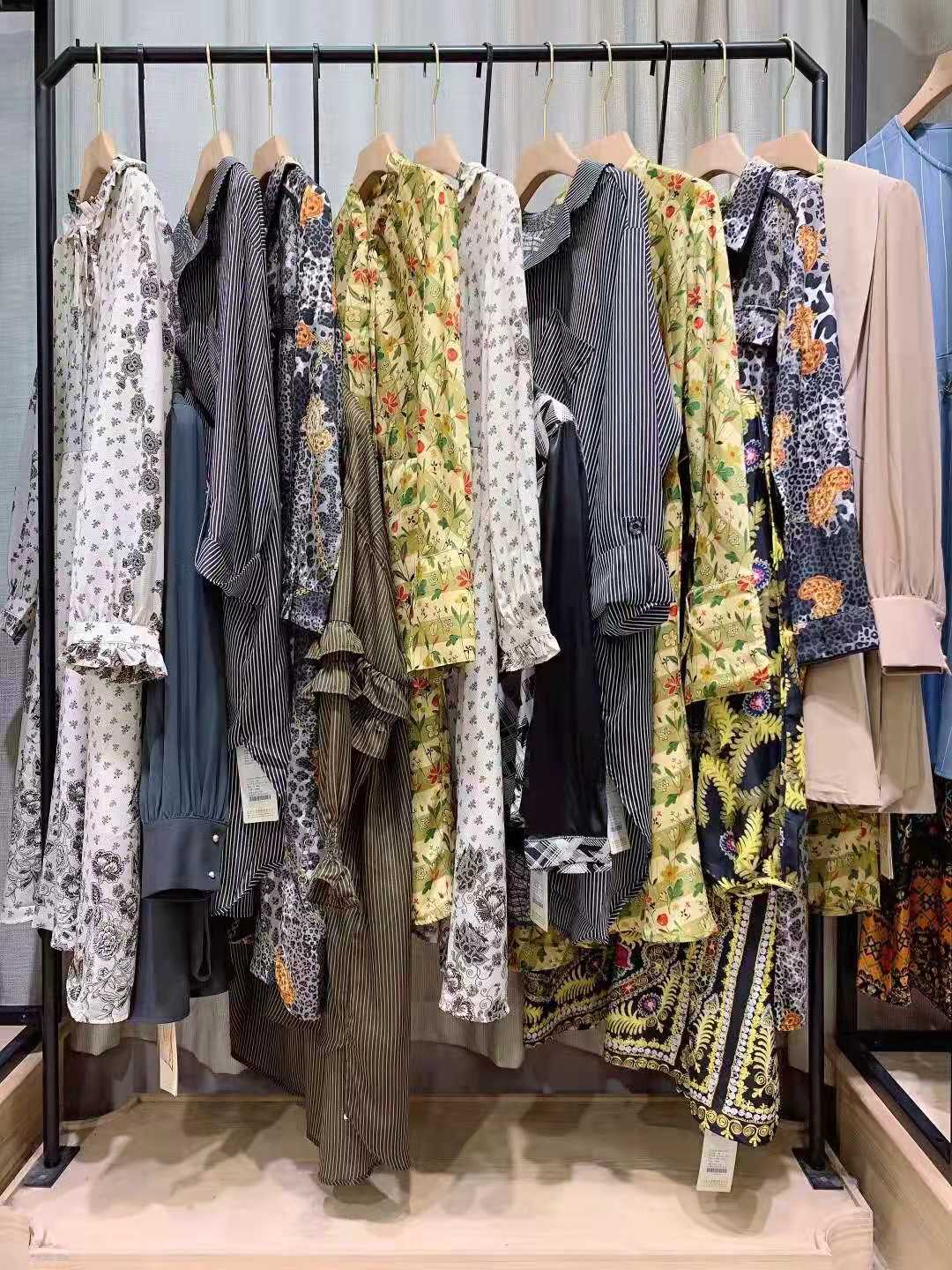 意大利时尚品牌西子恋21秋折扣女装尾货进货渠道  女装折扣  女装尾货批发  女装库存尾货批发