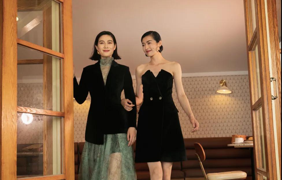 大牌品牌十五小时女装2022春折扣女装尾货直播进货货源  女装折扣  女装尾货批发  女装库存尾货批发