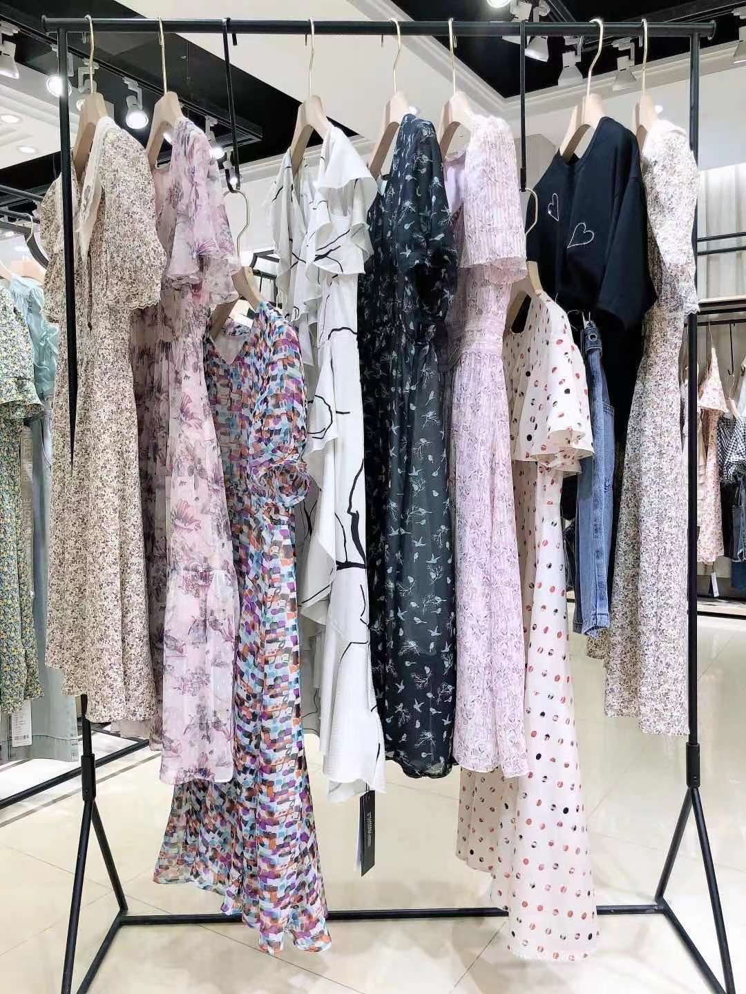 简约时尚品牌慕拉2021秋冬专柜下架女装折扣尾货批发  女装尾货批发  女装库存尾货批发