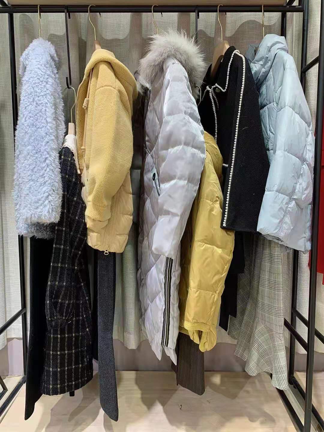 大牌女装秋水伊人2021秋冬女装折扣尾货库存批发  女装尾货批发  女装库存尾货批发
