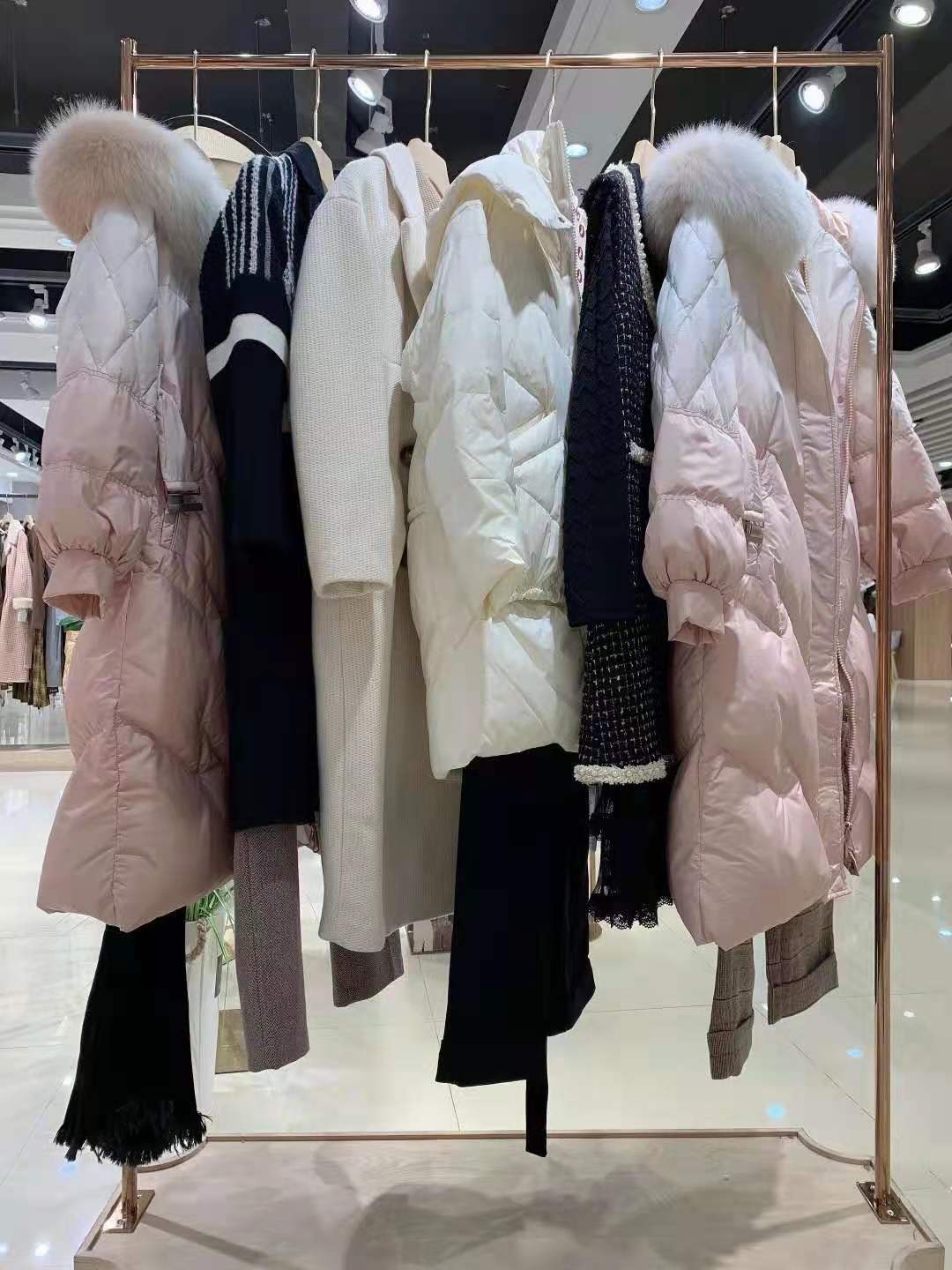 大牌品牌女装朝花夕拾2021品牌女装折扣尾货批发供应商  女装尾货批发  女装库存尾货批发