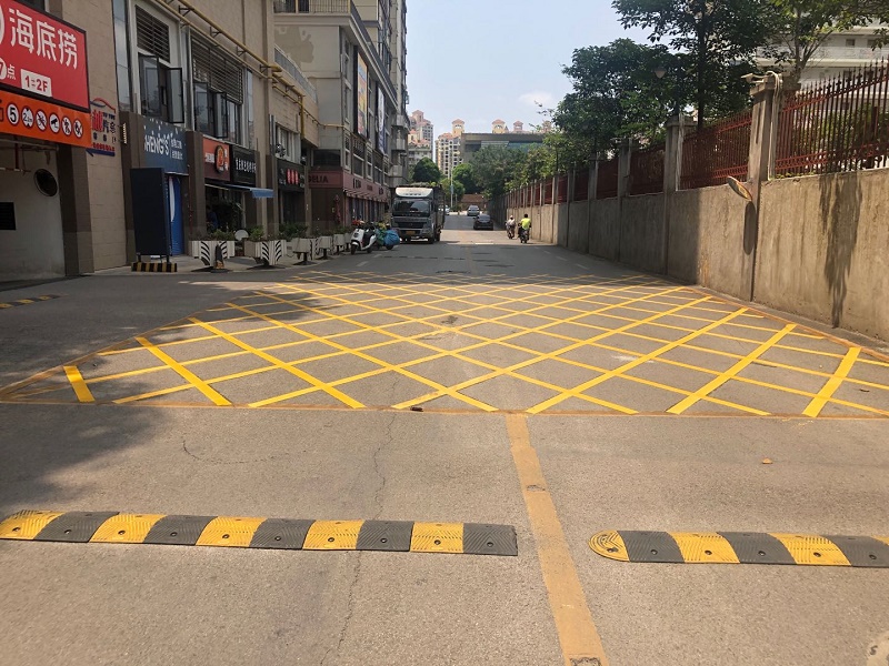 防城港市港口区马路划线公司  防城港市马路划线  防城港马路划线