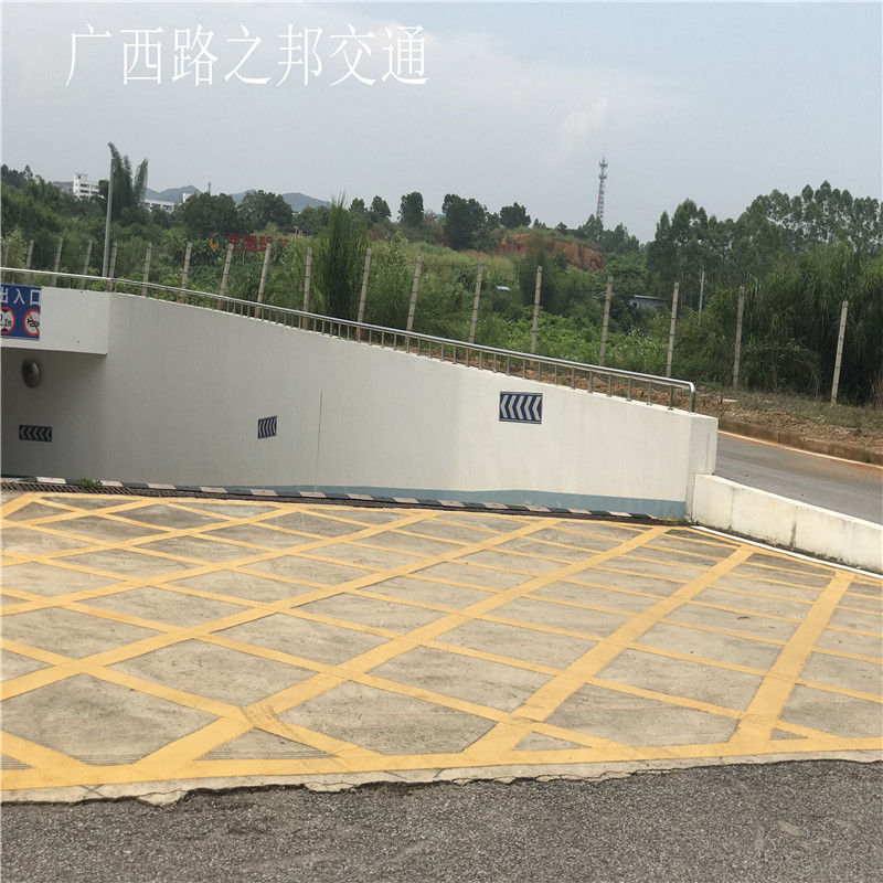 防城港校园内消防通道划线  防城港消防通道划线  防城港校园内划线