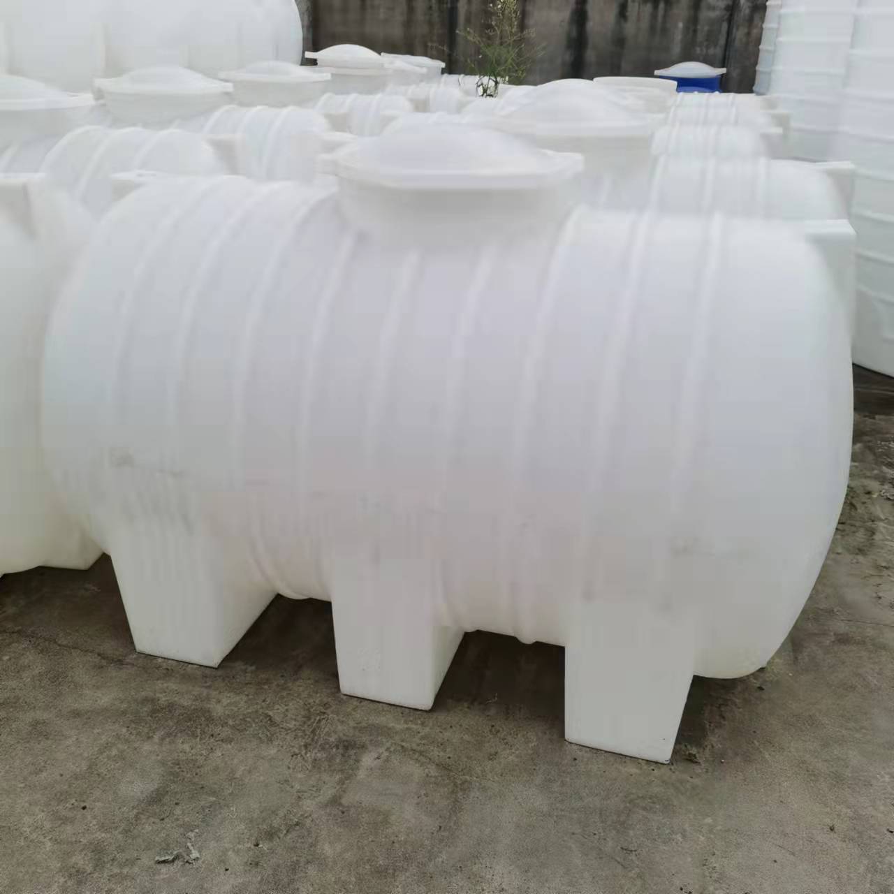 耐酸碱地埋式3000l水箱PE滚塑水箱 卧式车载水箱3吨  卧式水塔  塑料储罐  储水