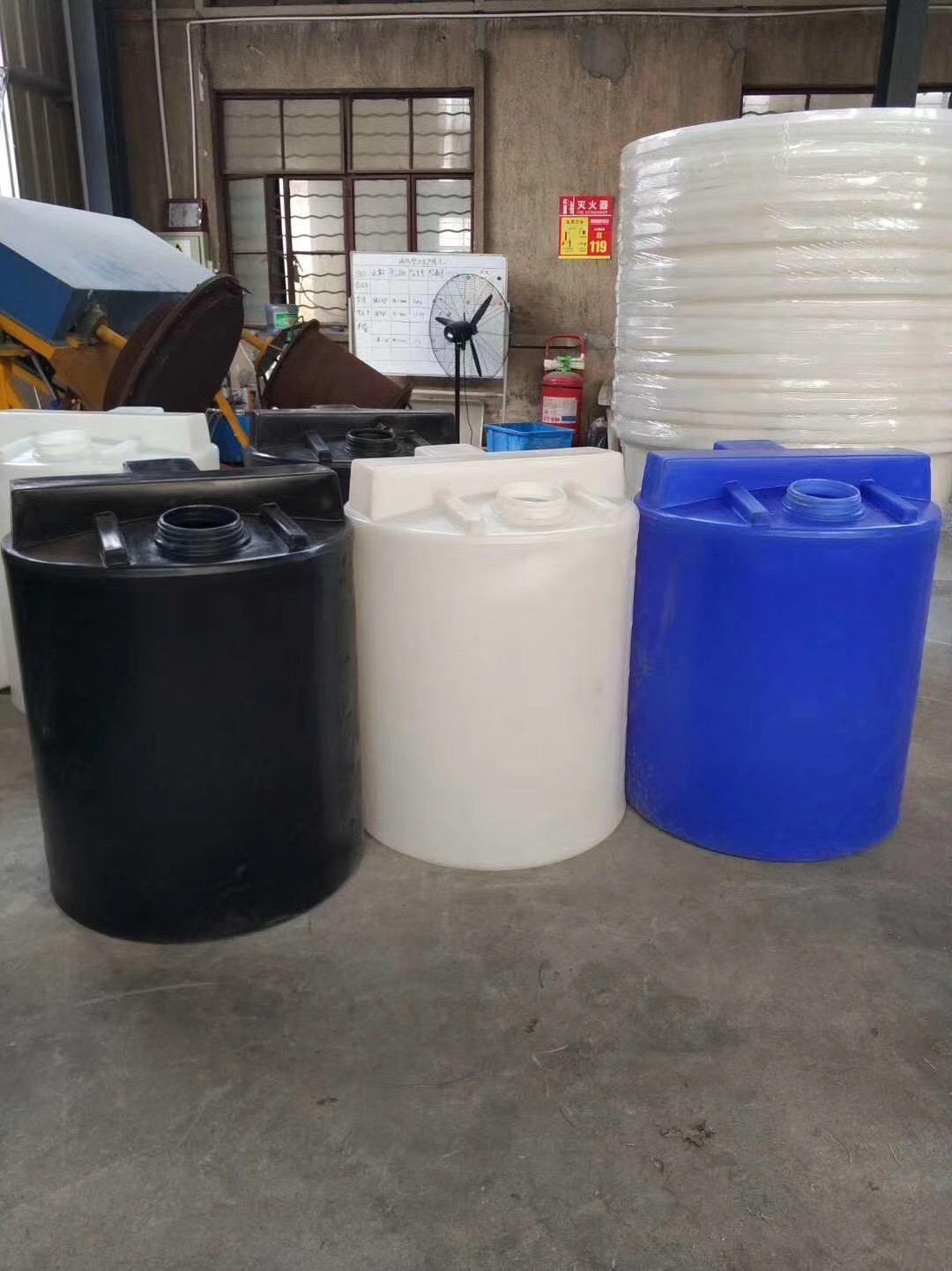 制造厂家直销塑料加药箱 塑料加药箱，水处理加药箱  塑料桶  塑料储罐