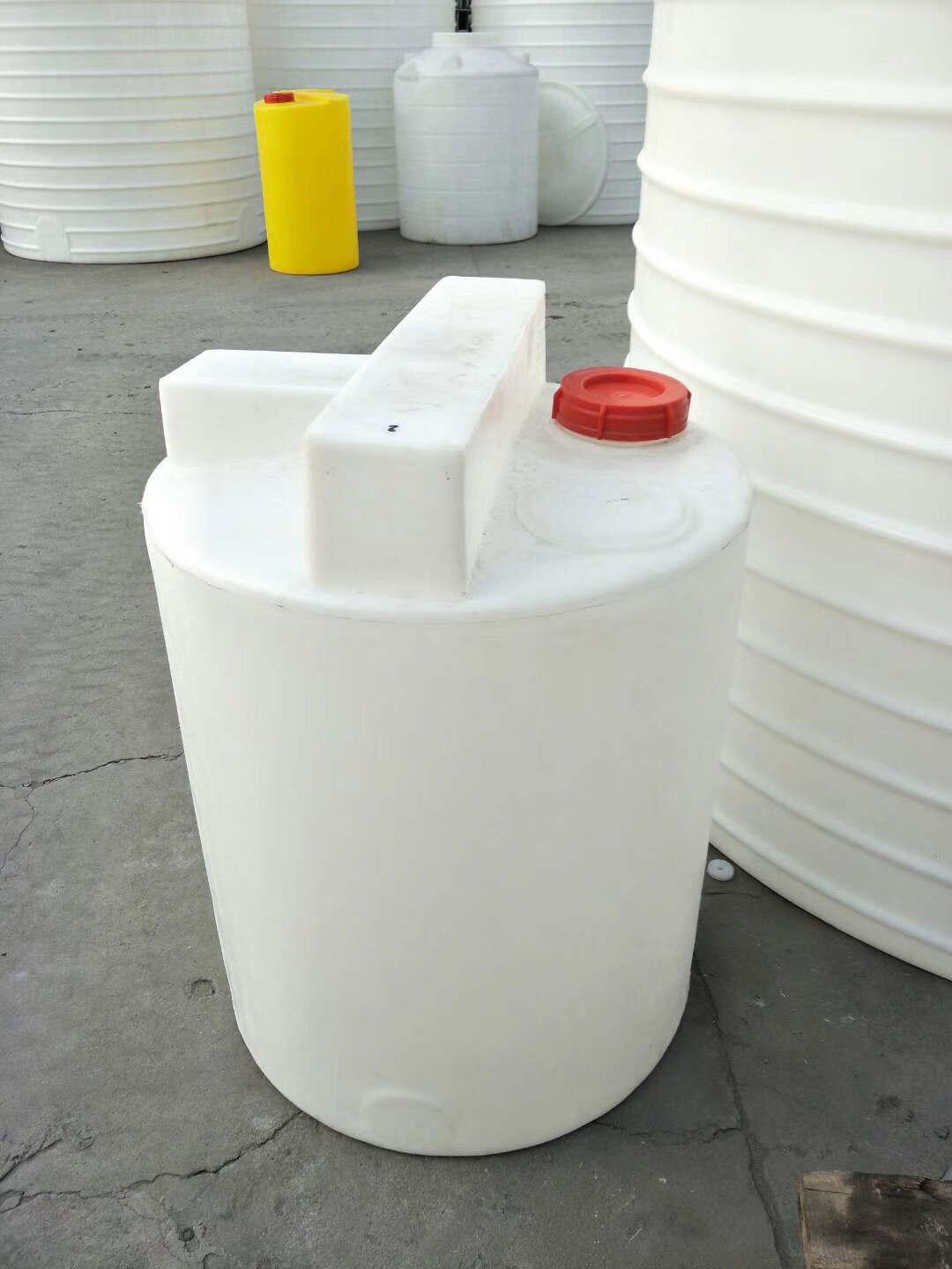 【厂家直供】食品级PE圆形加药箱 圆药箱  塑料桶  LLDPE