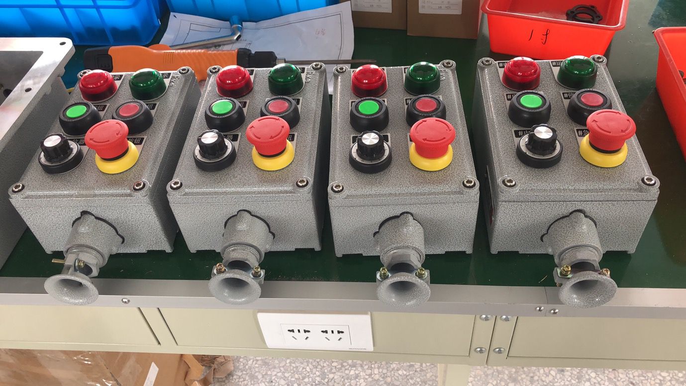 BZC8050立式2灯2钮1电位器防爆防腐操作柱 三防操作柱 不锈钢操作柱