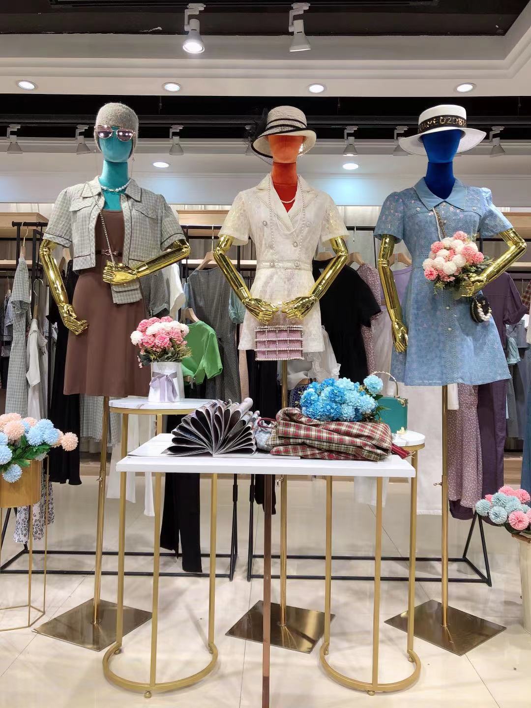 广州中高端品牌专柜撤柜正品女装尾货走份批发  品牌折扣女装尾货批发  女装库存尾货批发  厂家直批