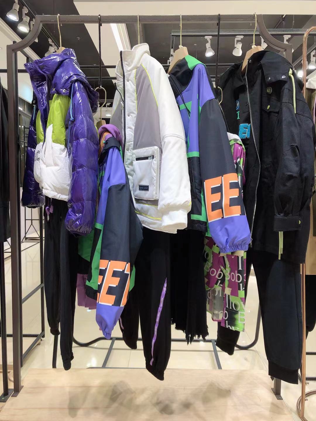 我爱巧克力品牌女装折扣尾货批发时尚潮牌专柜撤柜走份  品牌折扣女装尾货批发  女装库存尾货批发  厂家直批