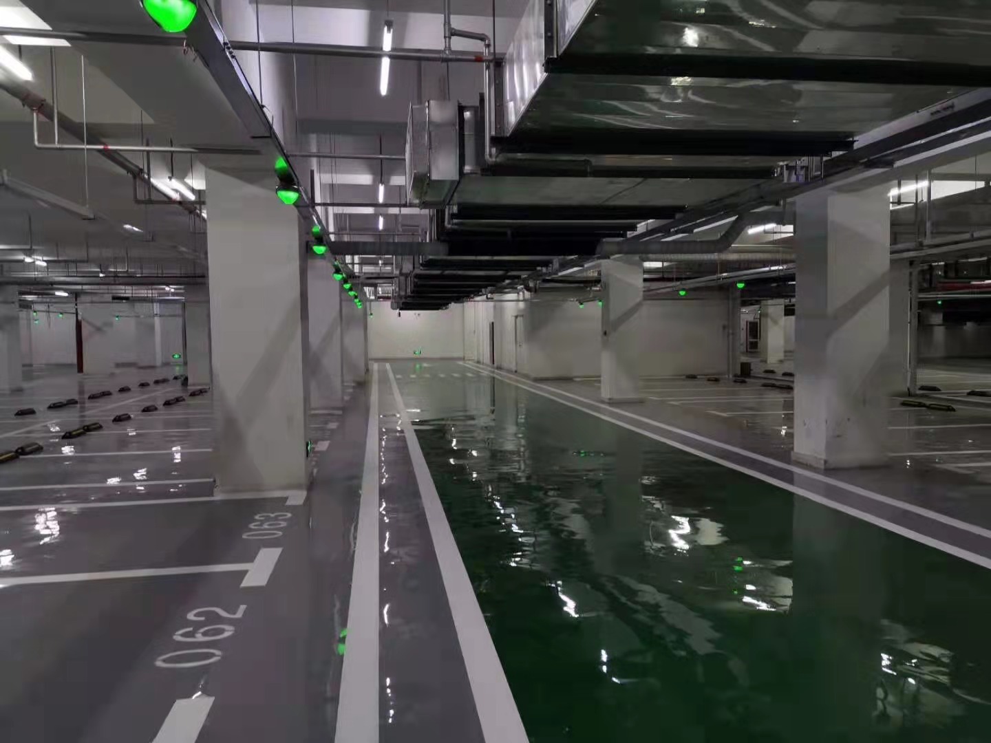 停车场车位引导系统施工安装  超声波车位探测器  视频车位摄像机  视频车位引导系统